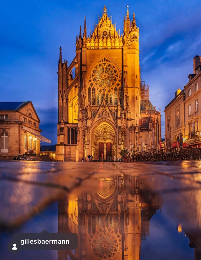 Vue de la Cathédrale de Metz de nuit